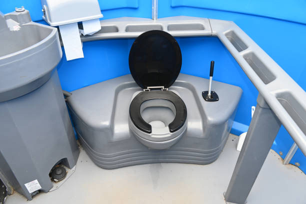 Best Porta potty delivery and setup  in Shively, KY